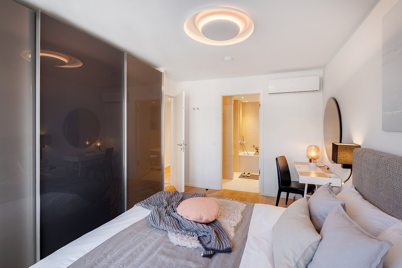 Квартира в многоэтажно доме с 4 комнатами | München-Bogenhausen | 70380 | ...und Zugang zum Bad