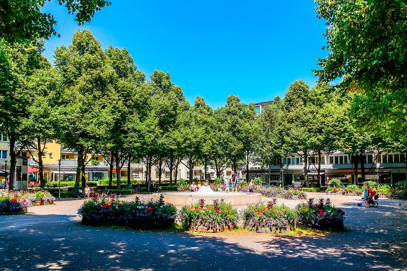 Квартира в многоэтажно доме с 1.5 комнатами | München-Schwabing | 2011ML3 | Hohenzollernplatz im Sommer