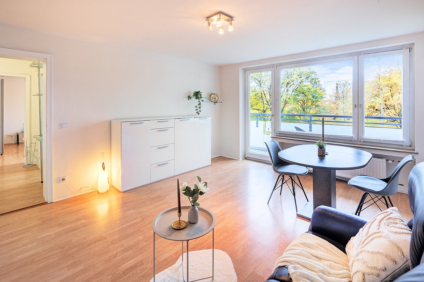 Квартира в многоэтажно доме с 2 комнатами | München-Perlach | 70300 | Wohnbereich