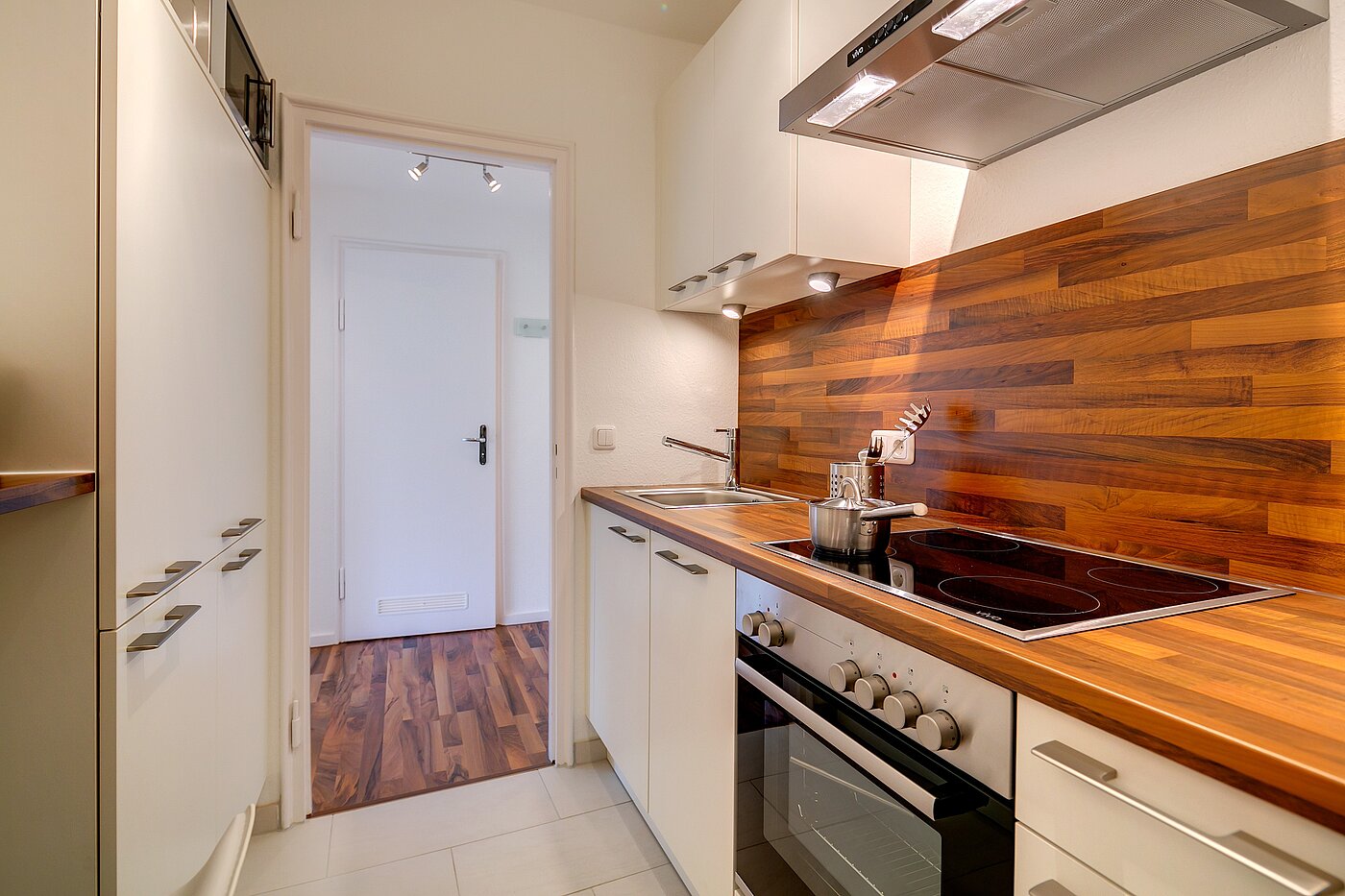 Квартира в многоэтажно доме с 2 комнатами | München-Schwabing | 70096 | Einbauküche samt Geräten