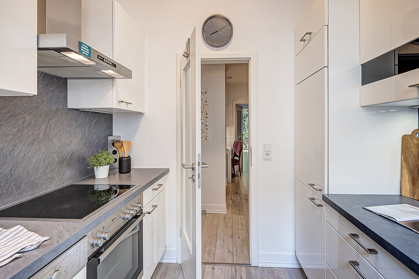 Плоский с 2 комнатами | München-Schwabing | 70394 | ...separate Küche