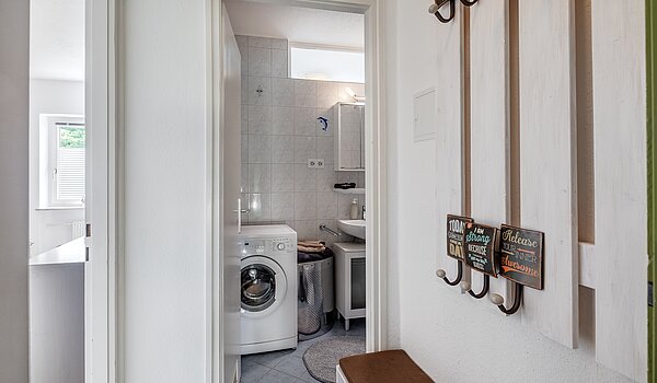 Квартира в многоэтажно доме с 1 комнатная | München-Feldmoching | 70456 | Flur / Badezimmer