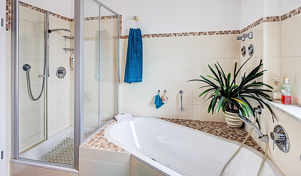 Квартира в многоэтажно доме с 3.5 комнатами | Bad Aibling | 70442 | ...mit Wanne und Dusche...