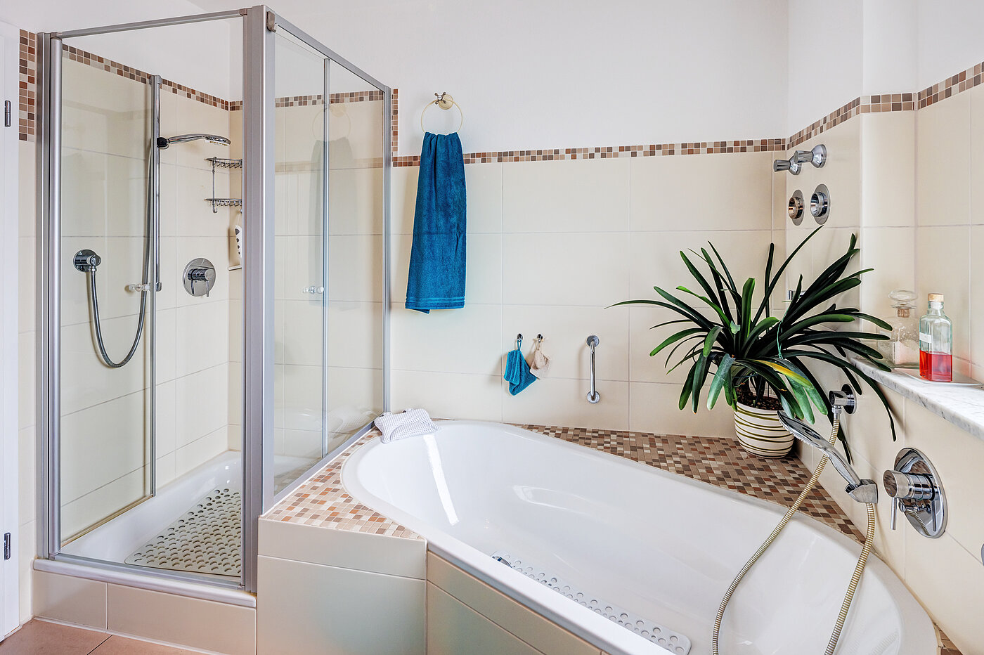 Квартира в многоэтажно доме с 3.5 комнатами | Bad Aibling | 70442 | ...mit Wanne und Dusche...