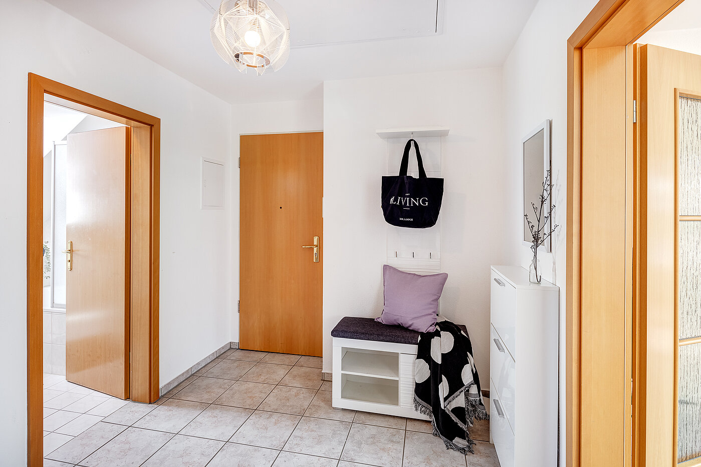 Квартира в многоэтажно доме с 2 комнатами | Unterschleißheim | 70138 | Eingangsbereich mit...