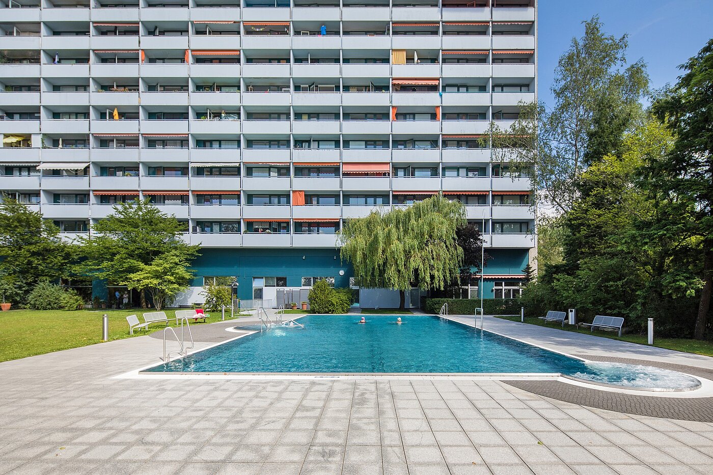 Квартира в многоэтажно доме с 1 комнатная | München-Solln | 2201ML92 | Außenbereich mit Poolanlage...