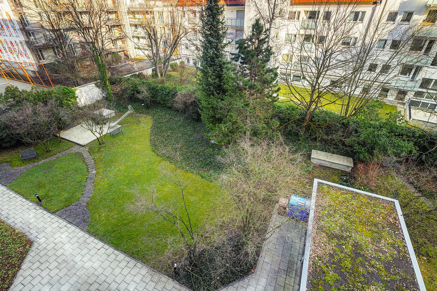 Квартира в многоэтажно доме с 2 комнатами | München-Schwabing | 70102 | Ausblick in den ....
