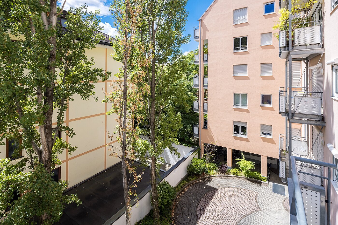 Квартира в многоэтажно доме с 1 комнатная | München-Maxvorstadt | 2206ML5 | ...begrünten Innenhof