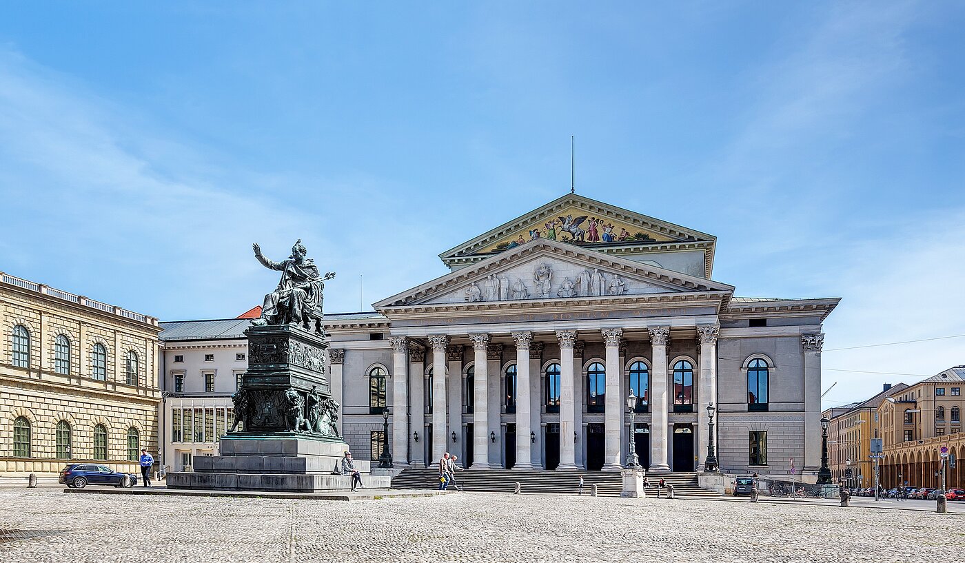 Квартира в многоэтажно доме с 3 комнатами | 70046 | Bayerische Staatsoper