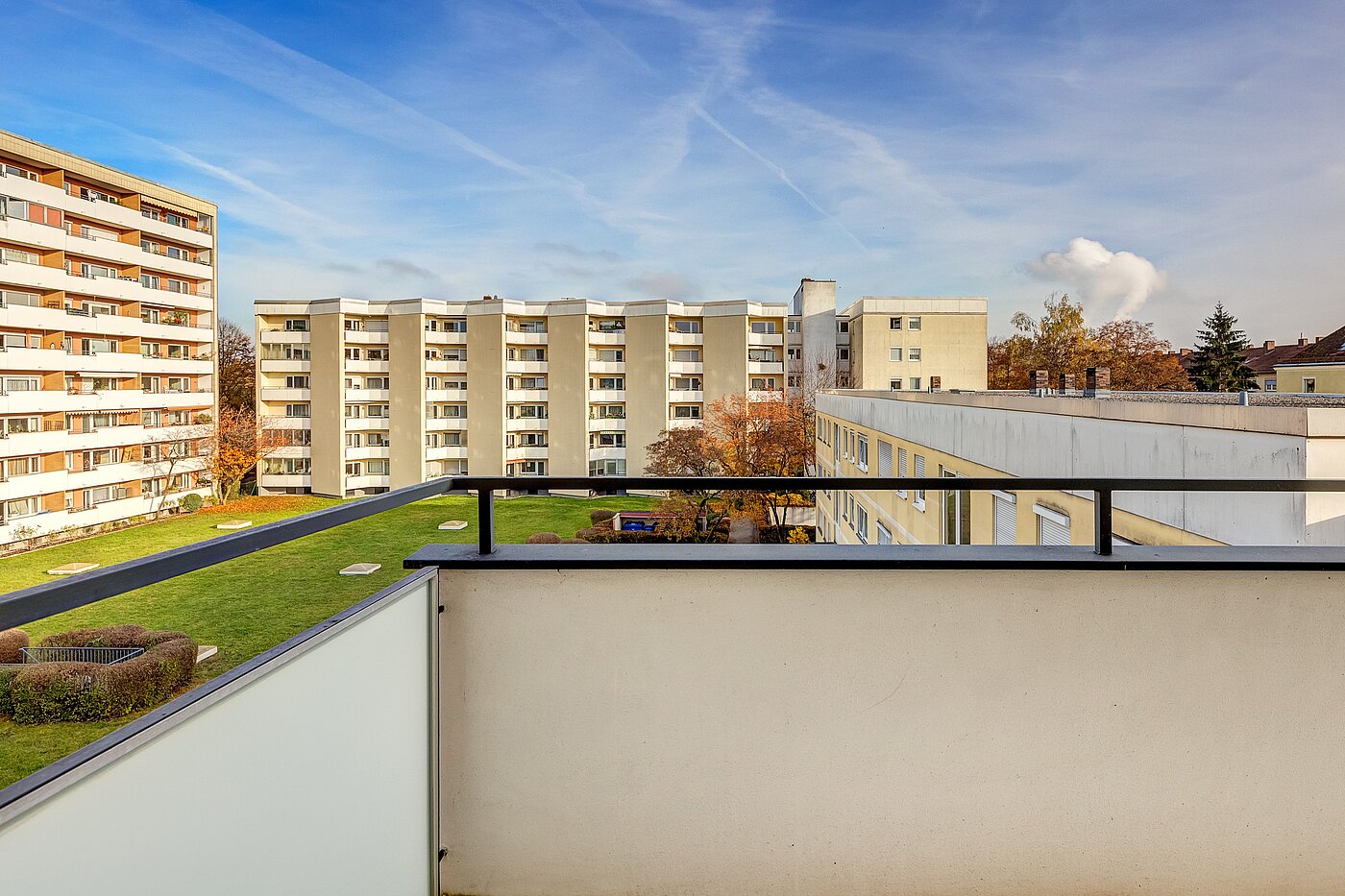 Квартира в многоэтажно доме с 2 комнатами | München-Freimann | 70158 | Aussicht vom Balkon