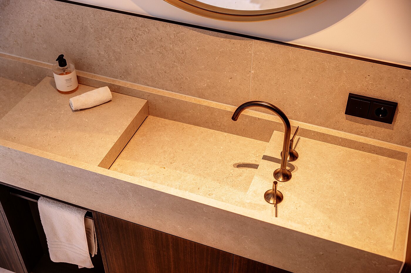 Угловой террасный дом с 6 комнатами | München-Trudering | 70191 | ...hochwertigen Amaturen,...