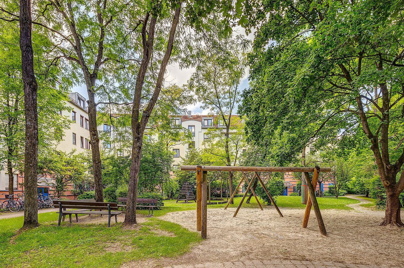 Квартира в многоэтажно доме с 2 комнатами | München-Schwabing | 2205ML62 | ...und Spielplatz