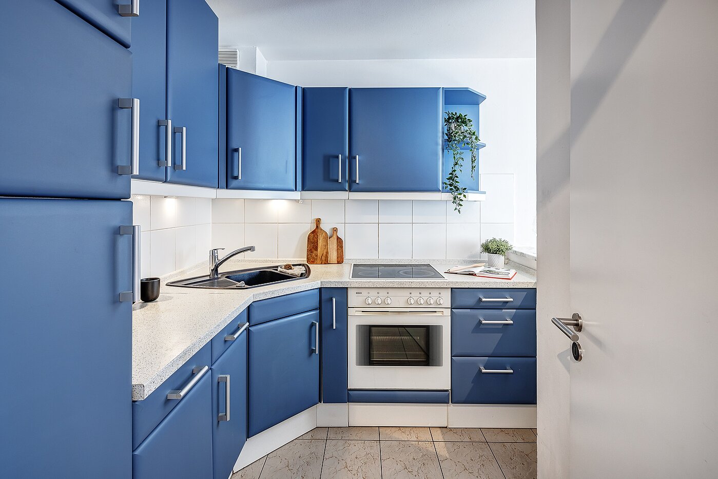 Квартира в многоэтажно доме с 3 комнатами | München-Schwabing | 2202ML12 | Die Küche, ein Blickfang...