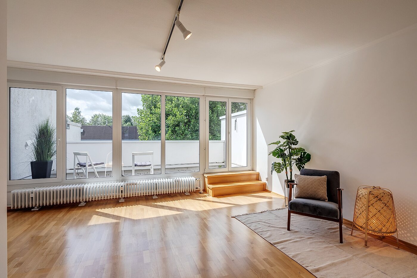 Квартира в многоэтажно доме с 5.5 комнатами | Weßling | 1907ML4 | Studio mit Dachterrasse und...