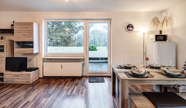 Квартира в многоэтажно доме с 1 комнатная | Karlsfeld | 70460 | Wohn- und Essfbereich