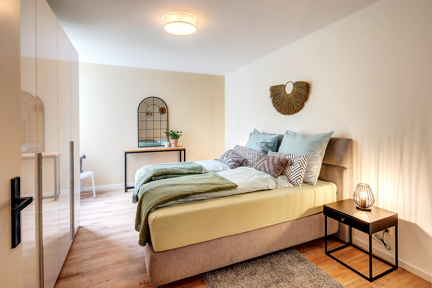 Квартира в многоэтажно доме с 3 комнатами | Unterhaching | 70421 | Schlafzimmer mit...