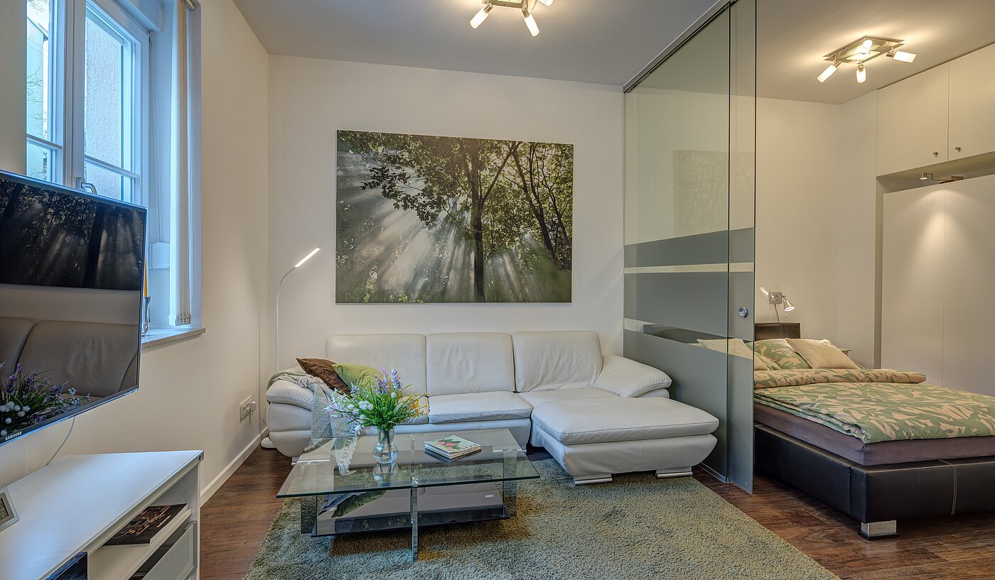 Квартира в многоэтажно доме с 1 комнатная | München-Neuhausen | 70235 | Gemütlicher Wohn-...