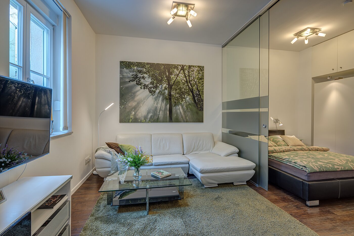 Квартира в многоэтажно доме с 1 комнатная | München-Neuhausen | 70235 | Gemütlicher Wohn-...