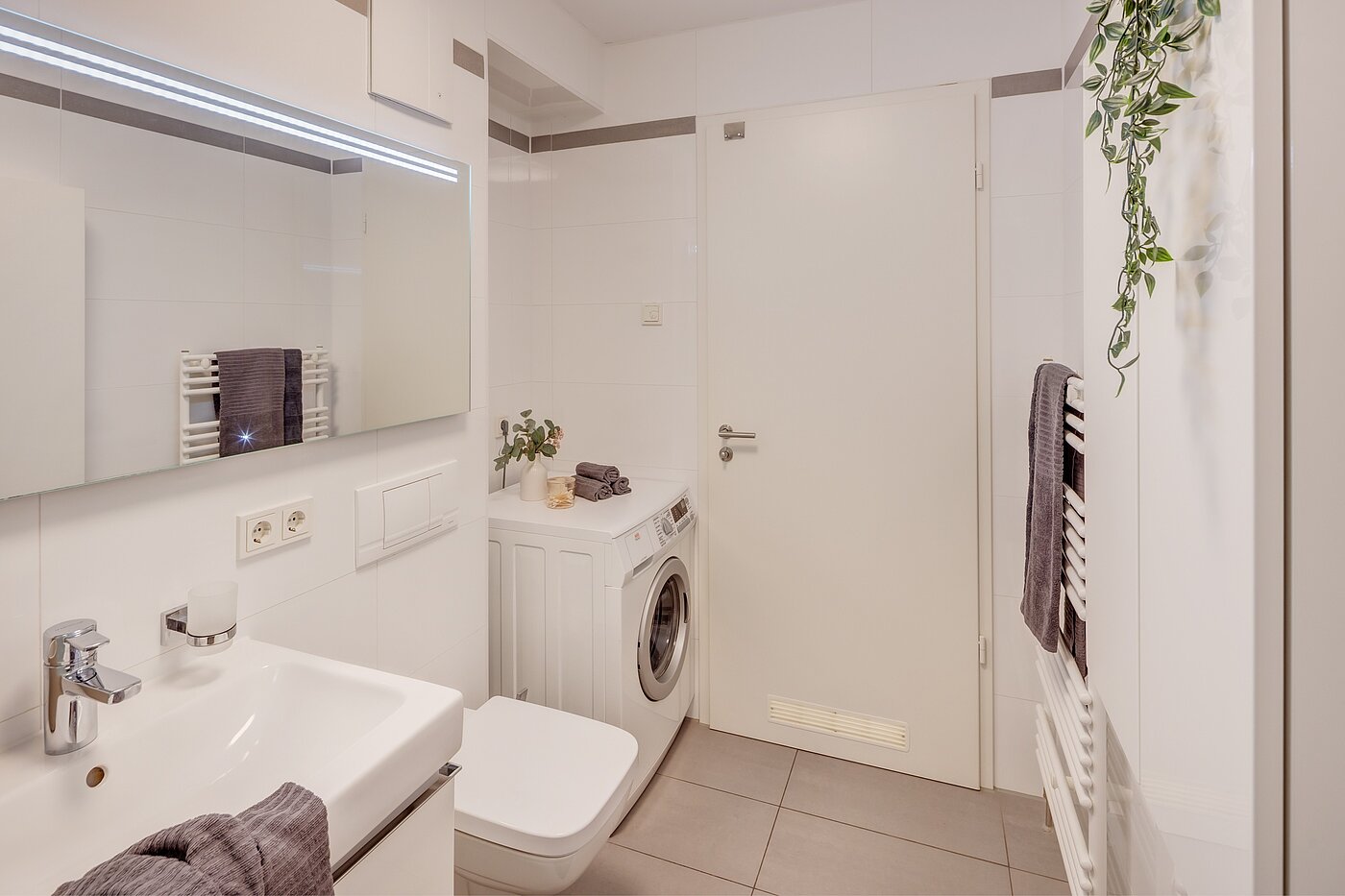 Квартира в многоэтажно доме с 2.5 комнатами | München-Obergiesing | 70270 | Waschmaschine im Bad