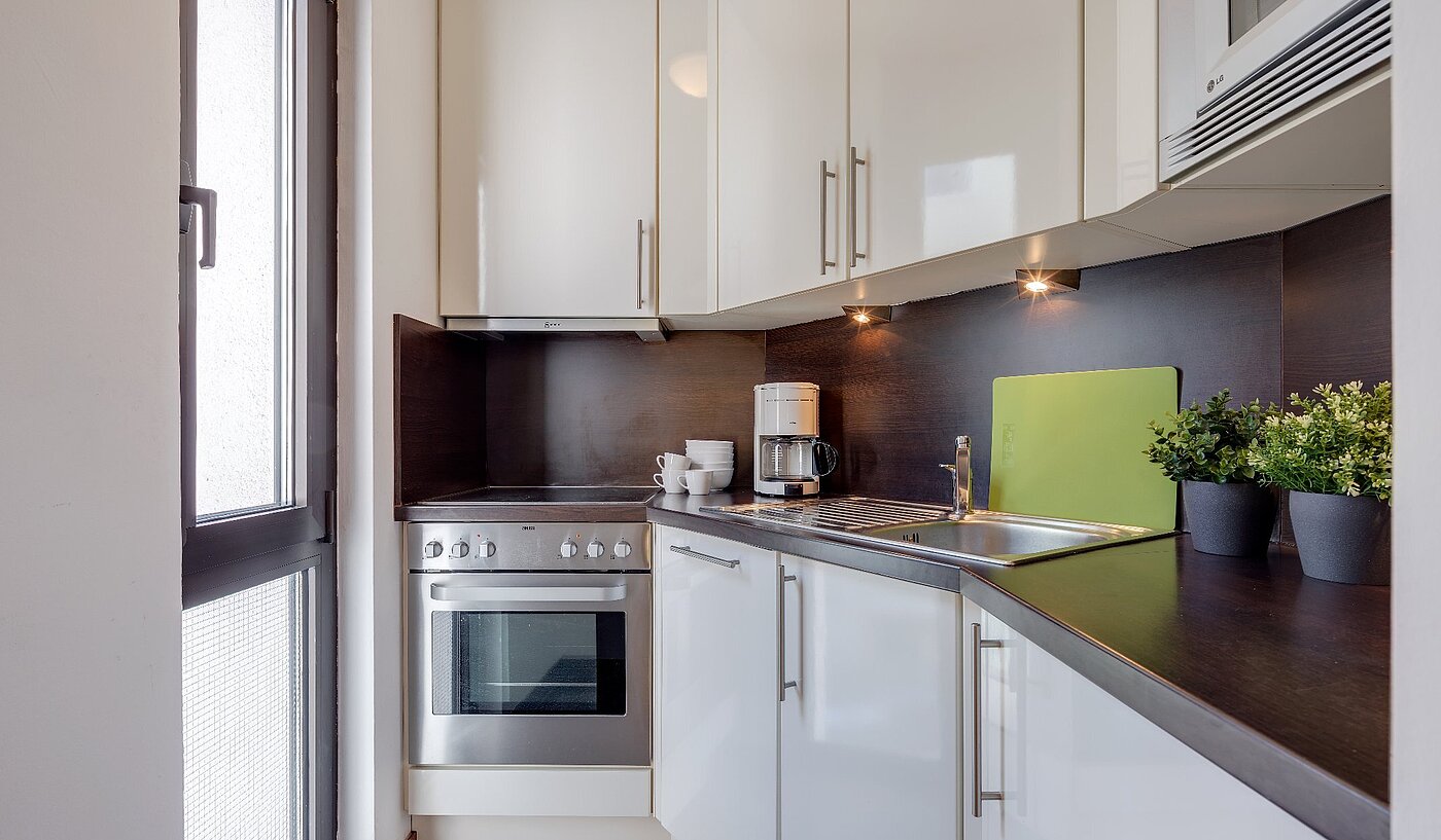 Квартира в многоэтажно доме с 2 комнатами | München-Isarvorstadt | 1804ML1 | Moderne Küchenzeile