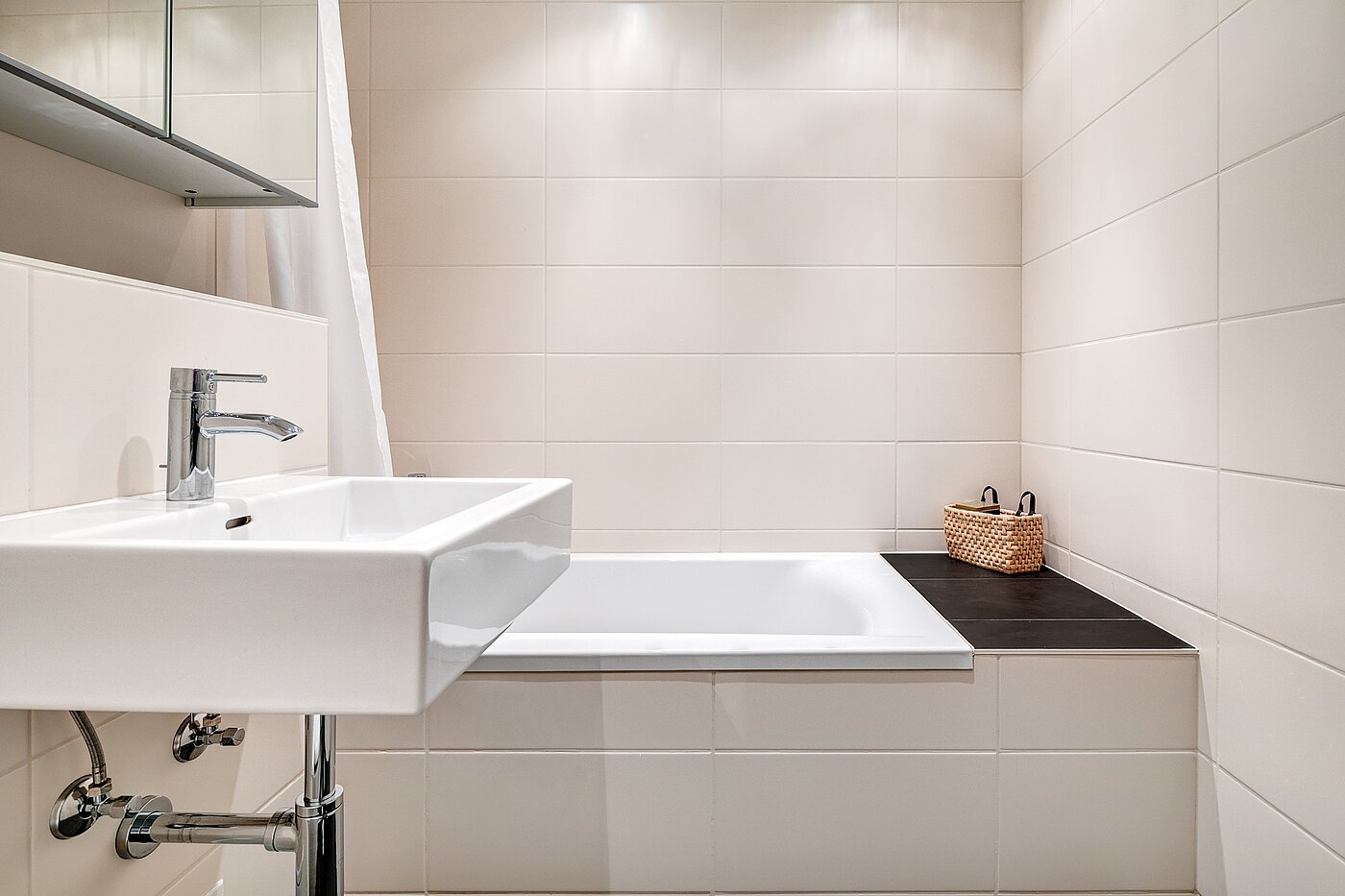 Квартира в многоэтажно доме с 2 комнатами | München-Obersendling | 701825 | ...mit Badewanne