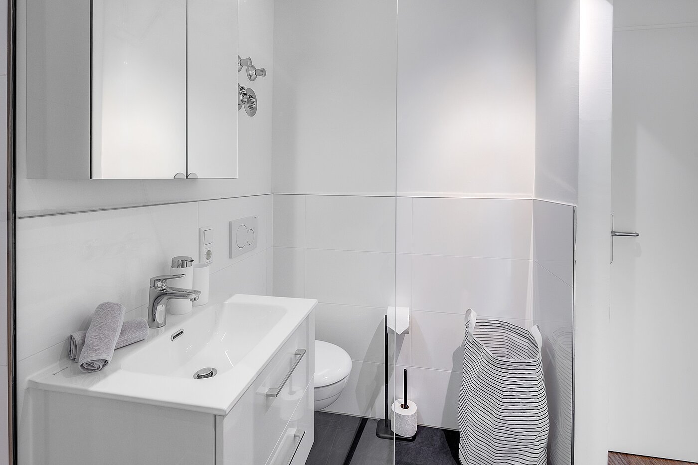 Квартира в многоэтажно доме с 1 комнатная | München-Neuhausen | 70197 | Modernes...