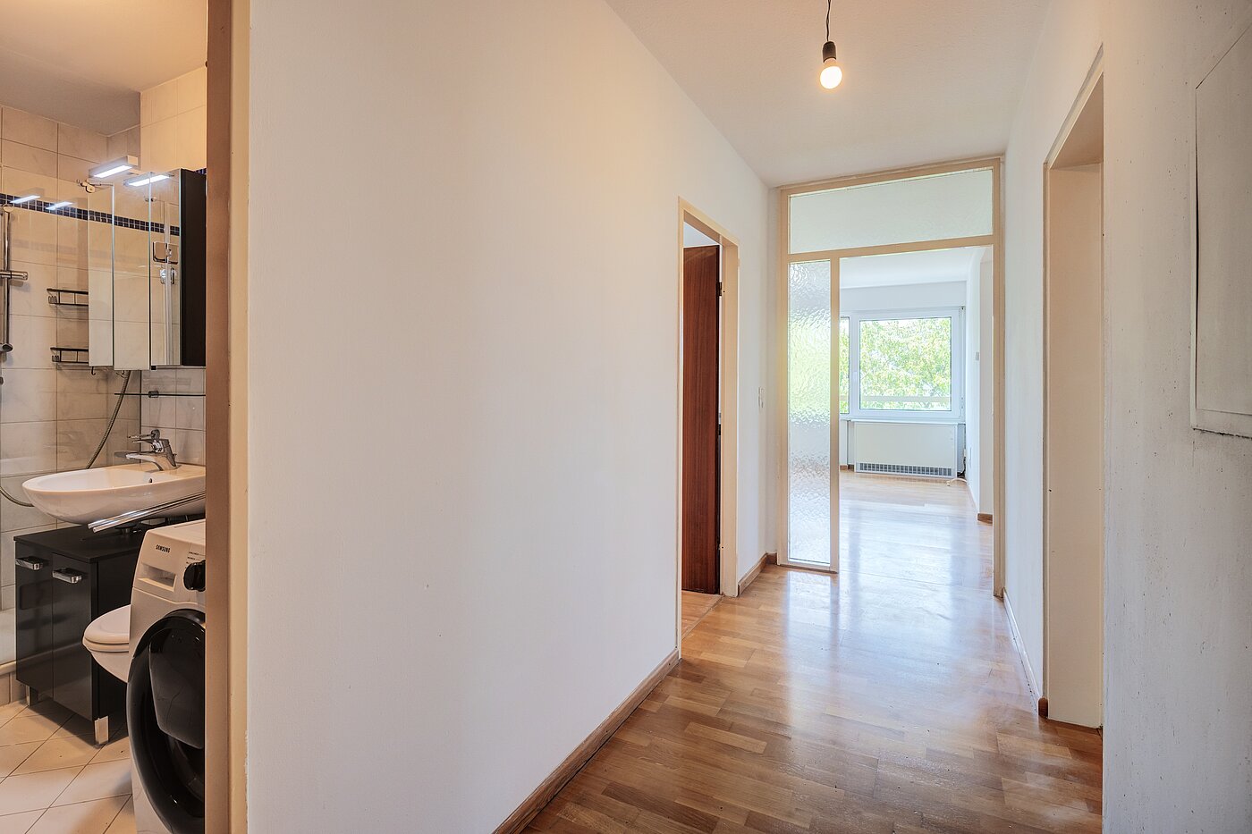 Квартира в многоэтажно доме с 2 комнатами | München-Hadern | 704101 | Flur vom Eingang kommend