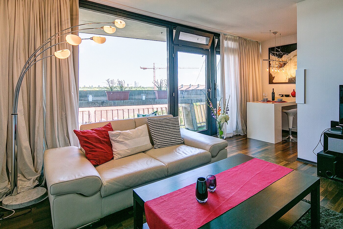 Квартира в многоэтажно доме с 1 комнатная | München-Schwabing | 70079 | Große Fensterfront...