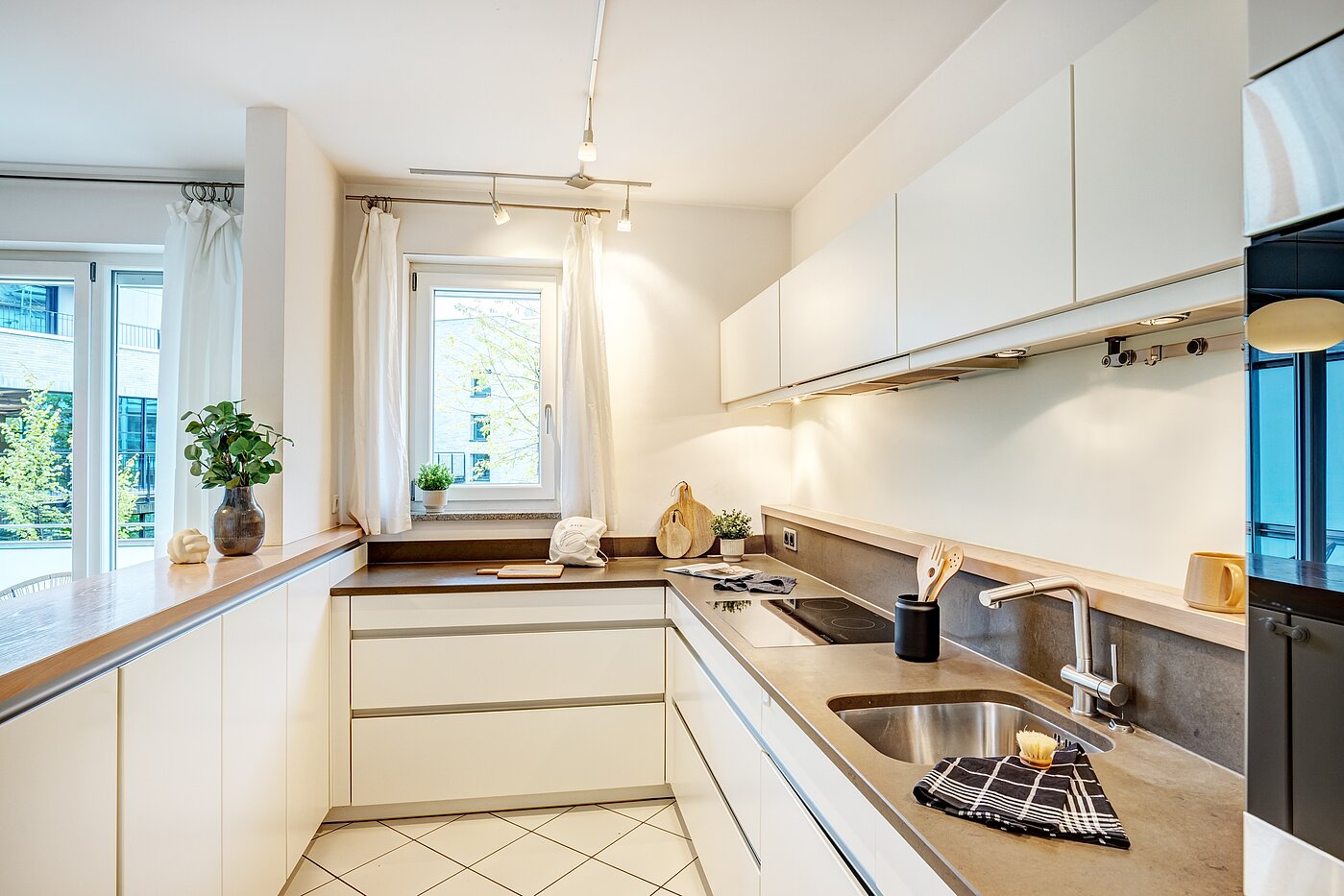 Квартира в многоэтажно доме с 3 комнатами | München-Neuhausen | 70489 | ...voll ausgestattet
