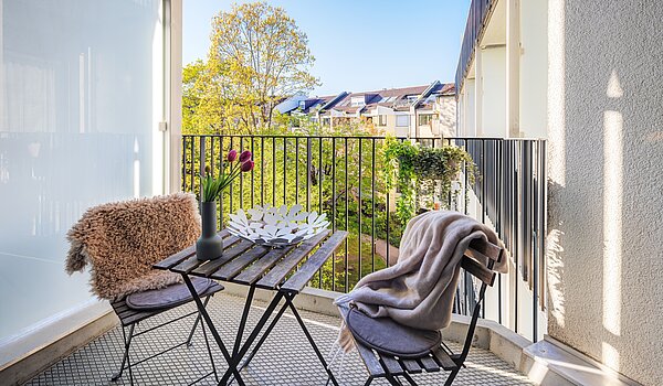Apartment с 1.5 комнатами | München-Bogenhausen | 70378 | ...auf dem Balkon...
