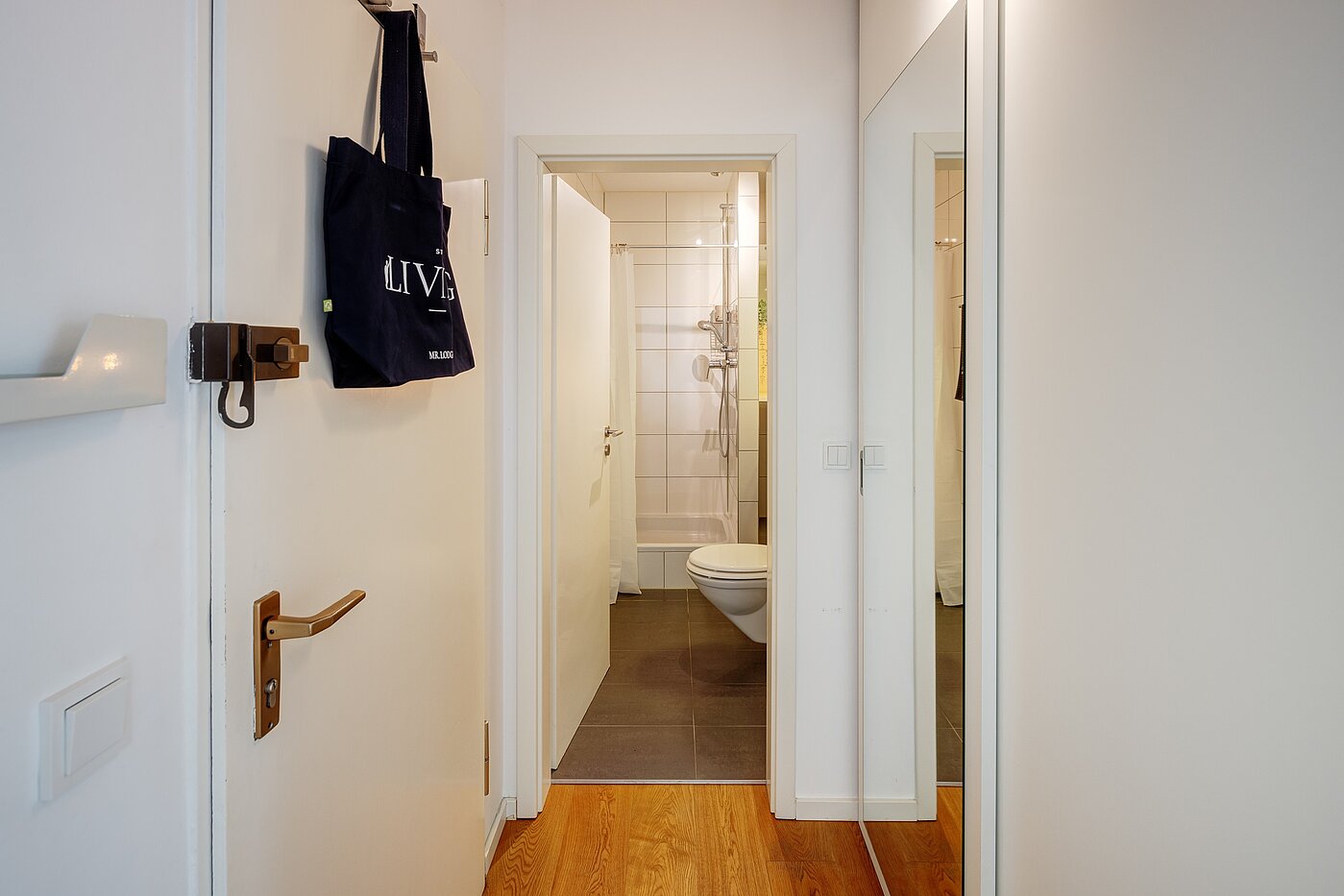 Квартира в многоэтажно доме с 1 комнатная | München-Maxvorstadt | 70027 | ...Einbauschrank