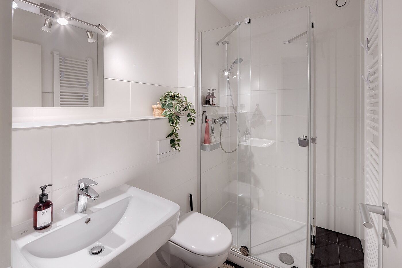 Квартира в многоэтажно доме с 3 комнатами | München-Ludwigsvorstadt | 70488 | Duschbad