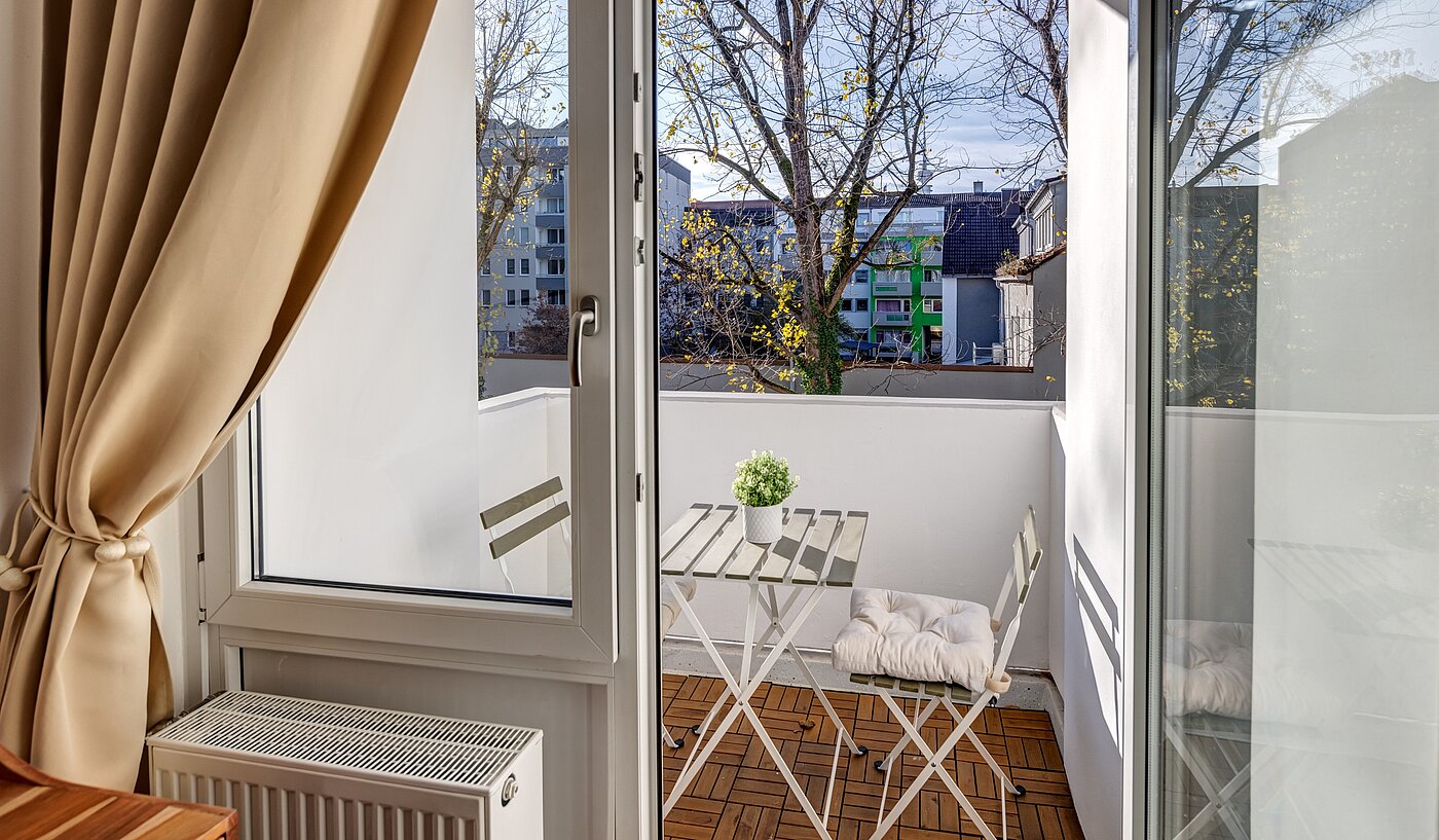 Apartment с 1 комнатная | München-Milbertshofen | 70183 | ...und Zugang zum Balkon