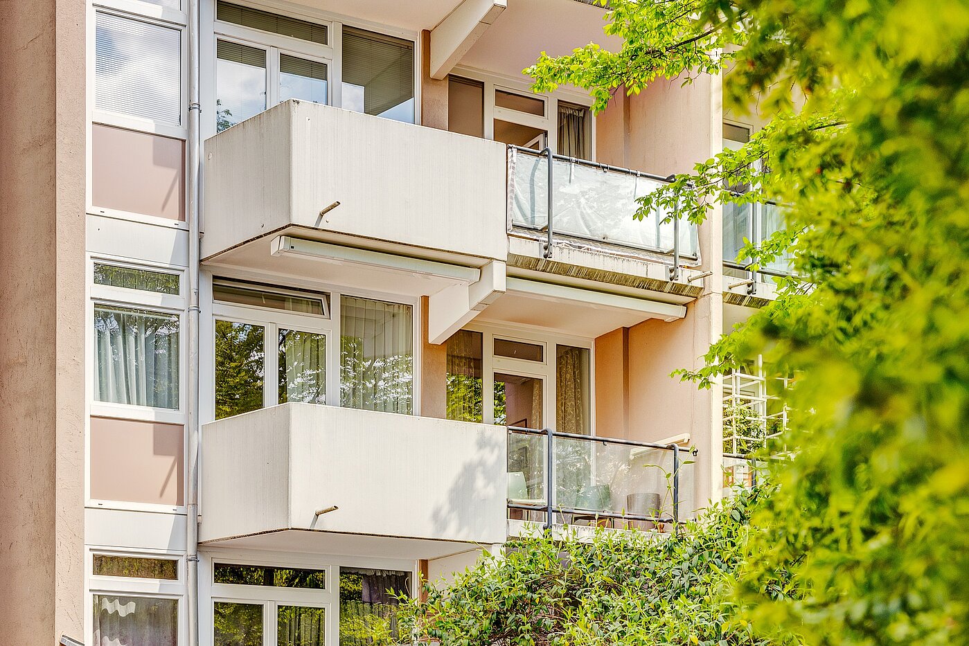 Квартира в многоэтажно доме с 2.5 комнатами | München-Nymphenburg | 2204ML61 | Ansicht vom Innenhof aus