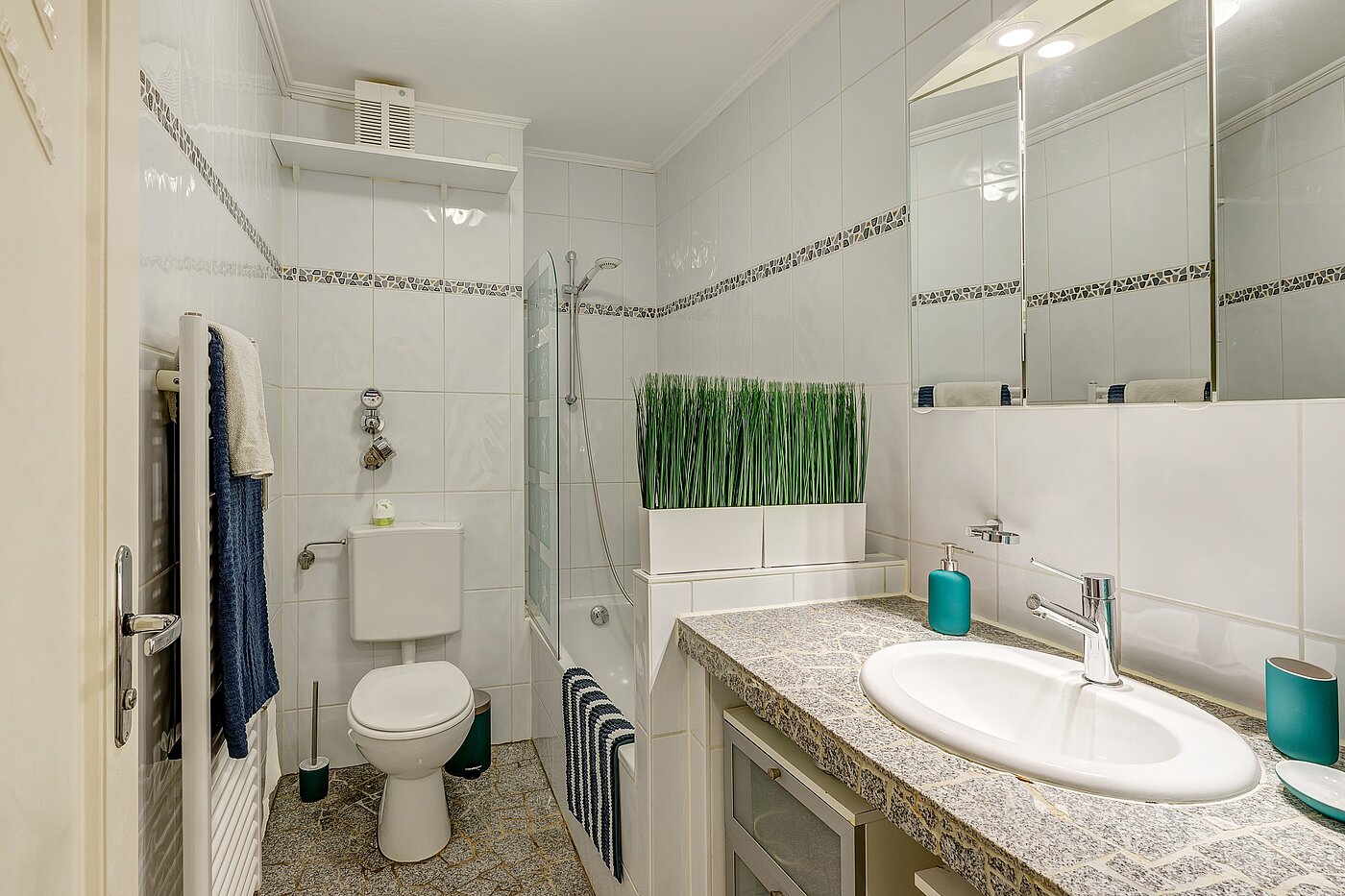 Квартира в многоэтажно доме с 2 комнатами | München-Milbertshofen | 701801 | ...mit Badewanne