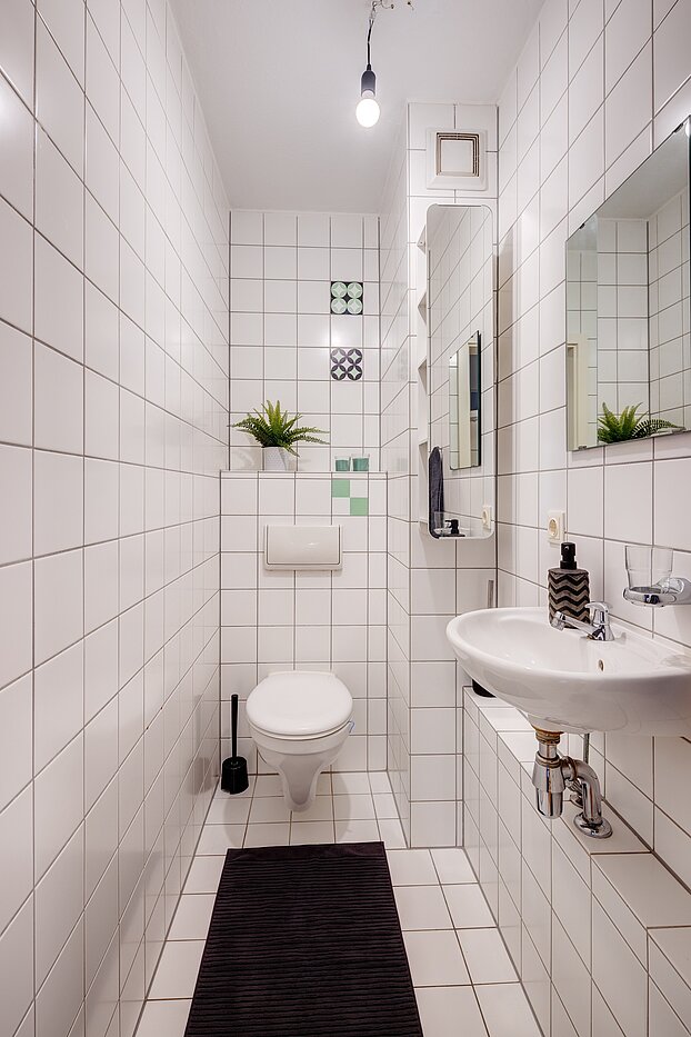 Квартира в многоэтажно доме с 3 комнатами | München-Bogenhausen | 70085 | Separates Gäste-WC