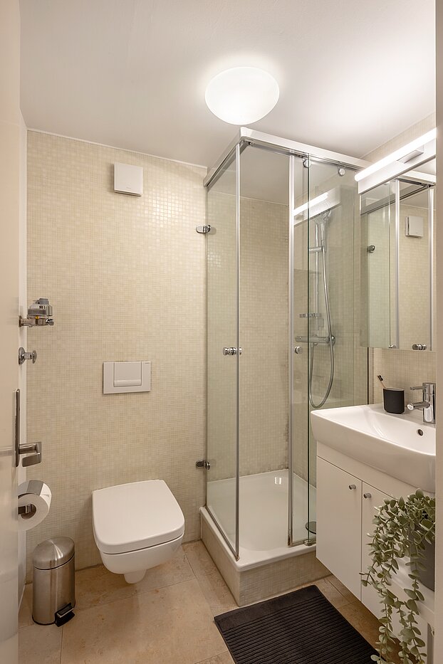 Квартира в многоэтажно доме с 2 комнатами | München-Solln | 704181 | ...mit Dusche