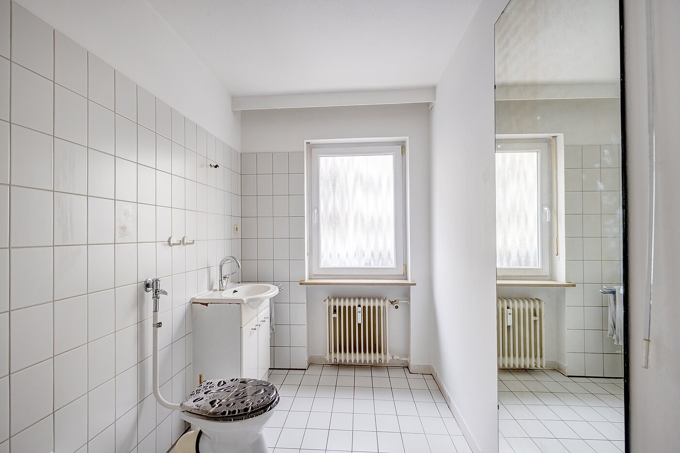 Высокий первый этаж с 2.5 комнатами | München-Schwabing | 70441 | Und Fenster