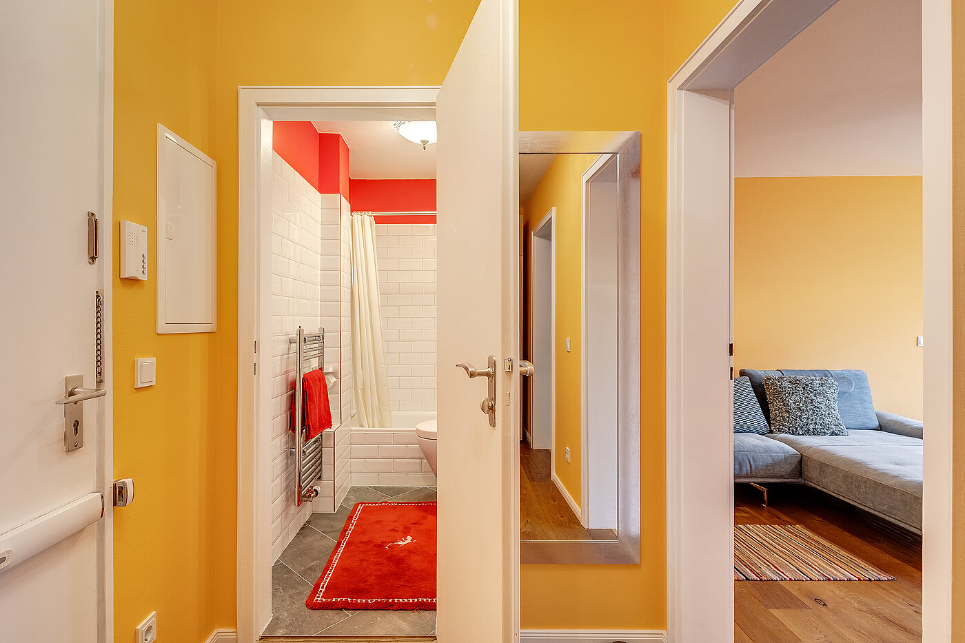 Квартира в многоэтажно доме с 2 комнатами | München-Bogenhausen | 70287 | ...Bad und Wohnzimmer