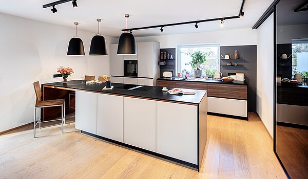 Угловой террасный дом с 6 комнатами | München-Trudering | 70191 | ...mit Esstheke und...