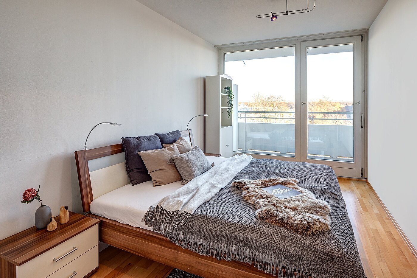 Квартира в многоэтажно доме с 2 комнатами | München-Sendling-Westpark | 2010ML9 | Geräumiges Schlafzimmer...
