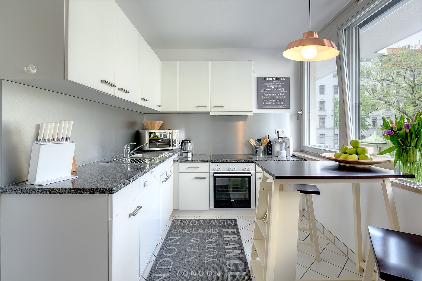 Квартира в многоэтажно доме с 3 комнатами | München-Isarvorstadt | 70157 | ...voll ausgestattet