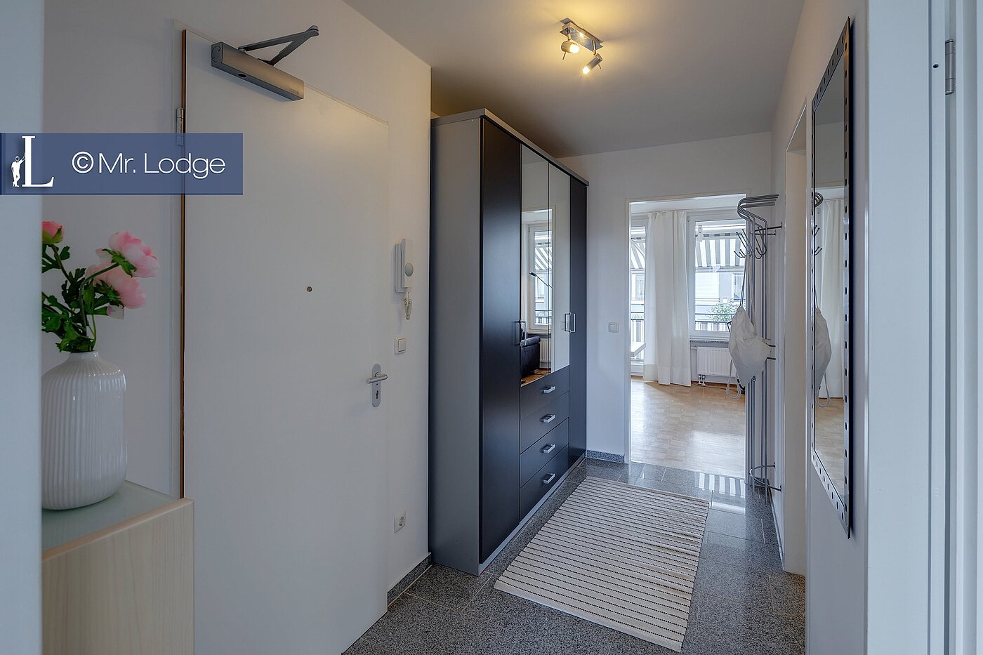 Квартира в многоэтажно доме с 2 комнатами | München-Trudering | 1907ML1 | Geräumiger Flur
