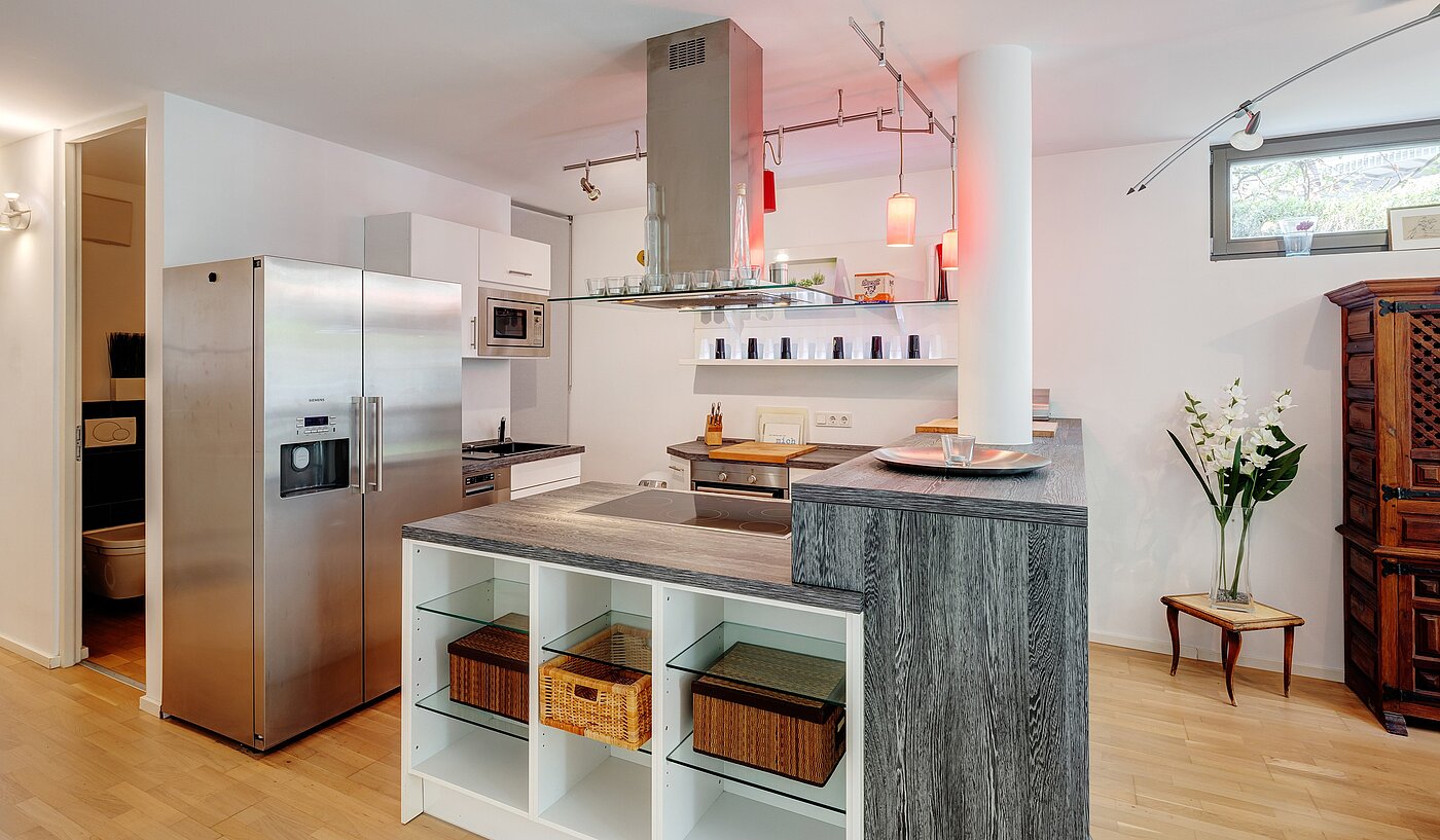 Квартира в многоэтажно доме с 2 комнатами | München-Au | 70108 | Offene Küche mit Kochinsel