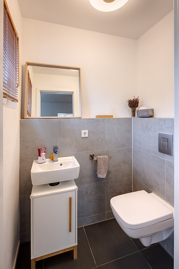 Половина двухквартирного жилого дома с 5 комнатами | München-Aubing | 70162 | Gästetoilette
