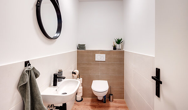 Квартира в многоэтажно доме с 3 комнатами | Unterhaching | 70421 | Gästetoilette