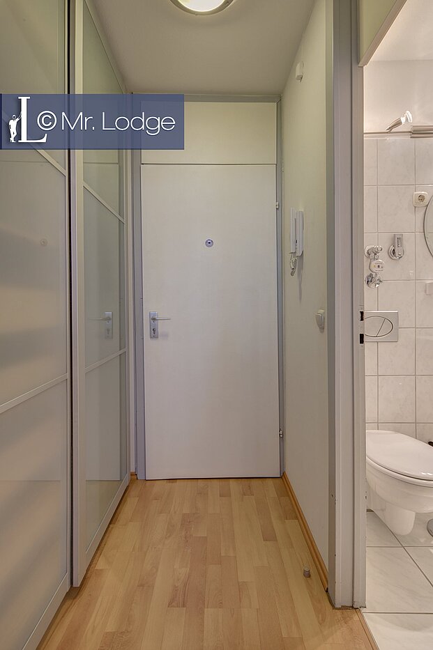 Квартира в многоэтажно доме с 1 комнатная | München-Sendling-Westpark | 1706ML8 | Diele mit Einbauschrank