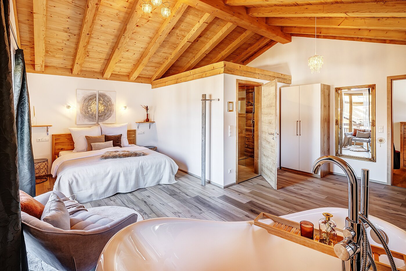 Квартира в многоэтажно доме с 6 комнатами | 70095 | ....mit großem Schlafbereich...