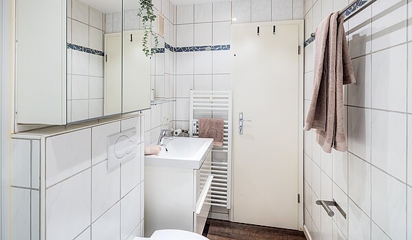 Квартира в многоэтажно доме с 1 комнатная | München-Neuhausen | 702271 | ...Waschtisch