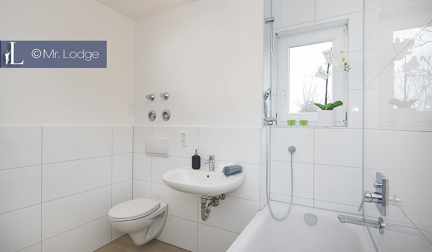 Половина двухквартирного жилого дома с 5 комнатами | 1702ML1 | Bad mit Fenster